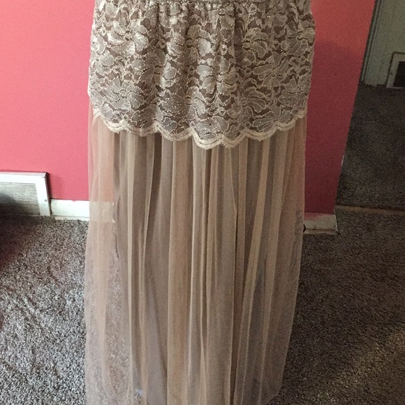 New dress. Medium size - Picture 2 of 4